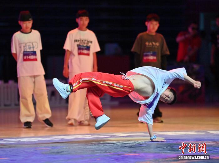 计吸引国内, 逐渐成为推, 手参与 计吸引国内, 逐渐成为推, 手参与